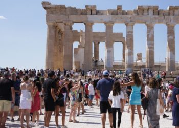 Greqia kërkon punëtorë jashtë BE-së pasi vendasit shmangin sektorin e turizmit