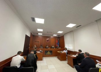 Kolegji shtyn seancën ndaj prokurorit Kledian Llaho