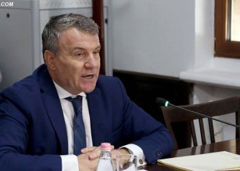 Malaj: Fushata e Ramës për “çlirimin” e trotuareve është kundërproduktive