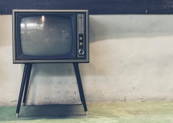 Televizionet e mëdha thellojnë dominimin, të voglat thellojnë humbjet