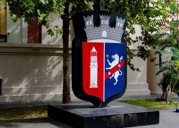 Edhe me Veliajn në burg, opozitës i duhet ‘një mrekulli për Tiranën’