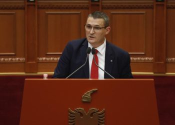 Hetimi ndaj Ballukut, Dumani inkurajon prokurorin e çështjes