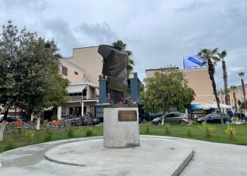 Kavaja kujton dëshmorët e demokracisë dhe luftëtarët e luftës së Shkodrës