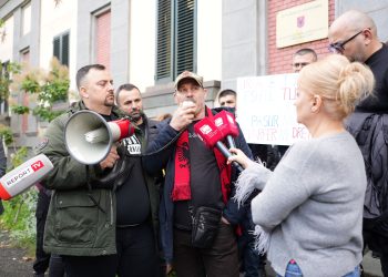 Prej 10 ditësh në grevë, naftëtarët e Marinzës kërkojnë që shteti të mos heshtë