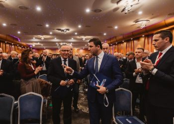 Ndërsa në Kosovë afrojnë zgjedhjet, PDK zgjedh kryetarin e ri