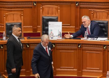 Socialistët shmangin llogaridhënien e Ballukut në Kuvend