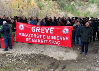 Minatorët e Spaçit mbyllin protestën: Beteja do vazhdojë në rrugë ligjore