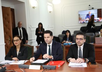“Paqja fiskale”, Qeveria përgatitet të falë miliarda lekë borxhe ndaj tatimeve e doganave