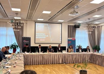 Korrupsioni në universitete: Studentët paguajnë për nota dhe përballen me materiale plagjiaturë