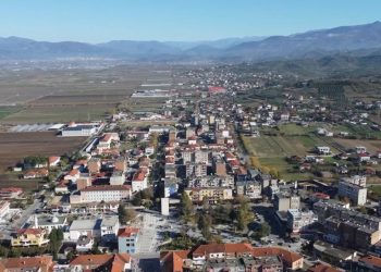‘Shumë zgjedhje, shumë pak ndryshim’: Garë pa entuziazëm për bashkinë e Cërrikut