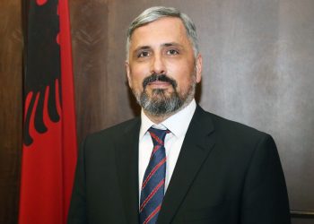Raporti “sekret” i rrëzuar nga KED po përdoret për të sulmuar gjyqtarin Asim Vokshi