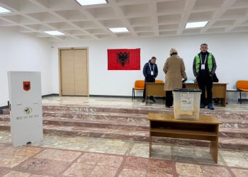 Zgjedhjet e pjesshme vendore mbyllen me pjesëmarrje në minimum historik