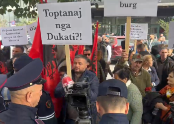 180 banorë të Orikumit bëjnë padi në SPAK për pronat