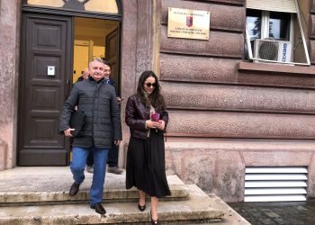 Drejtuesi i SPAK dhe prokurori Dritan Nushi paraqesin parashtrimet në KPA
