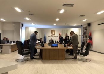 Transferimet e përkohshme shkaktojnë debat në KLP