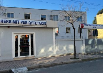 Vëllai dhe nipi i ish-deputetit Arben Ndoka shpallen në kërkim për sulm ndaj dy kushërinjve