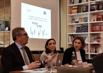 Dezinformim dhe vetëdiagnostikim, raporti ngre alarmin se teknologjia po cënon shëndetin publik