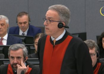 Mbrojtja e Thaçit në gjyqin në Hagë: Prokuroria s’e ka vërtetuar fajësinë