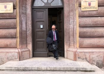 Konfirmimi i ndihmësit ligjor, Periand Teta merr formë të prerë