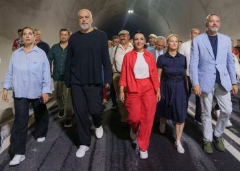 Belinda Balluku: Aleatja besnike e kryeministrit Rama në qendër të stuhisë politike