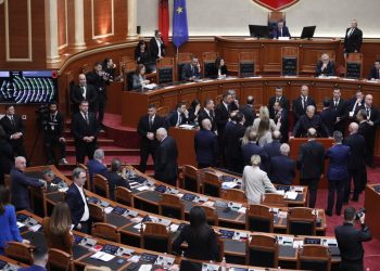 Vendimi politik i PS mban zvarrë votimin për imunitetin e Ballukut