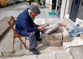 Të sfidosh kufijtë e pleqërisë me art, peshkim apo projekte
