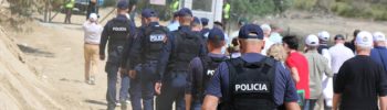 policia gjatë protestës së banorëve dhe ambjentalistëve më 23 majit para gardhit me tela me gjemba të rrethimit në zvërnec foto kortezi ppnea (3) (1)
