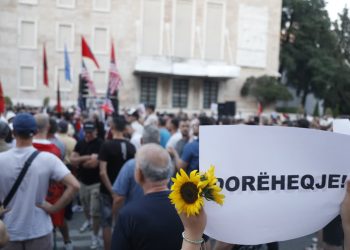 protestues ne kryeministri
