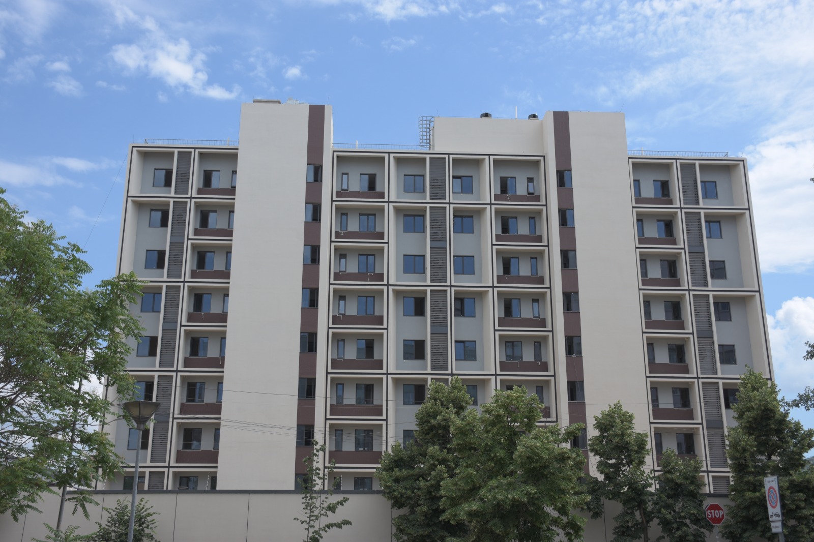 Kina zgjeron praninë diplomatike në Tiranë mes ambicieve të saj globale