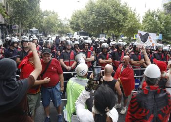 protesta parlament
