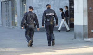 Policia austriake në Vienë. Foto Ilustruese. Chris Yunker, Flickr