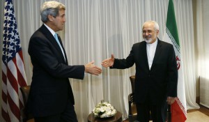 Ministri i jashtëm iranian dhe Sekretari amerikan i shtetit në Gjenevë. Foto: AP