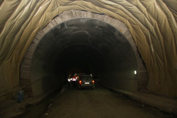Tuneli i Kalimashit i fotografuar gjatë ndërtimit më 10 gusht 2009. Foto: Gjergj Erebara/BIRN