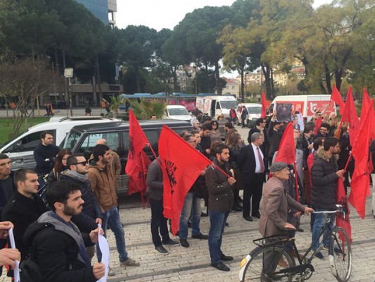 Protestë ng mbështetës të Vetvendosje në Tiranë | Foto nga : BIRN