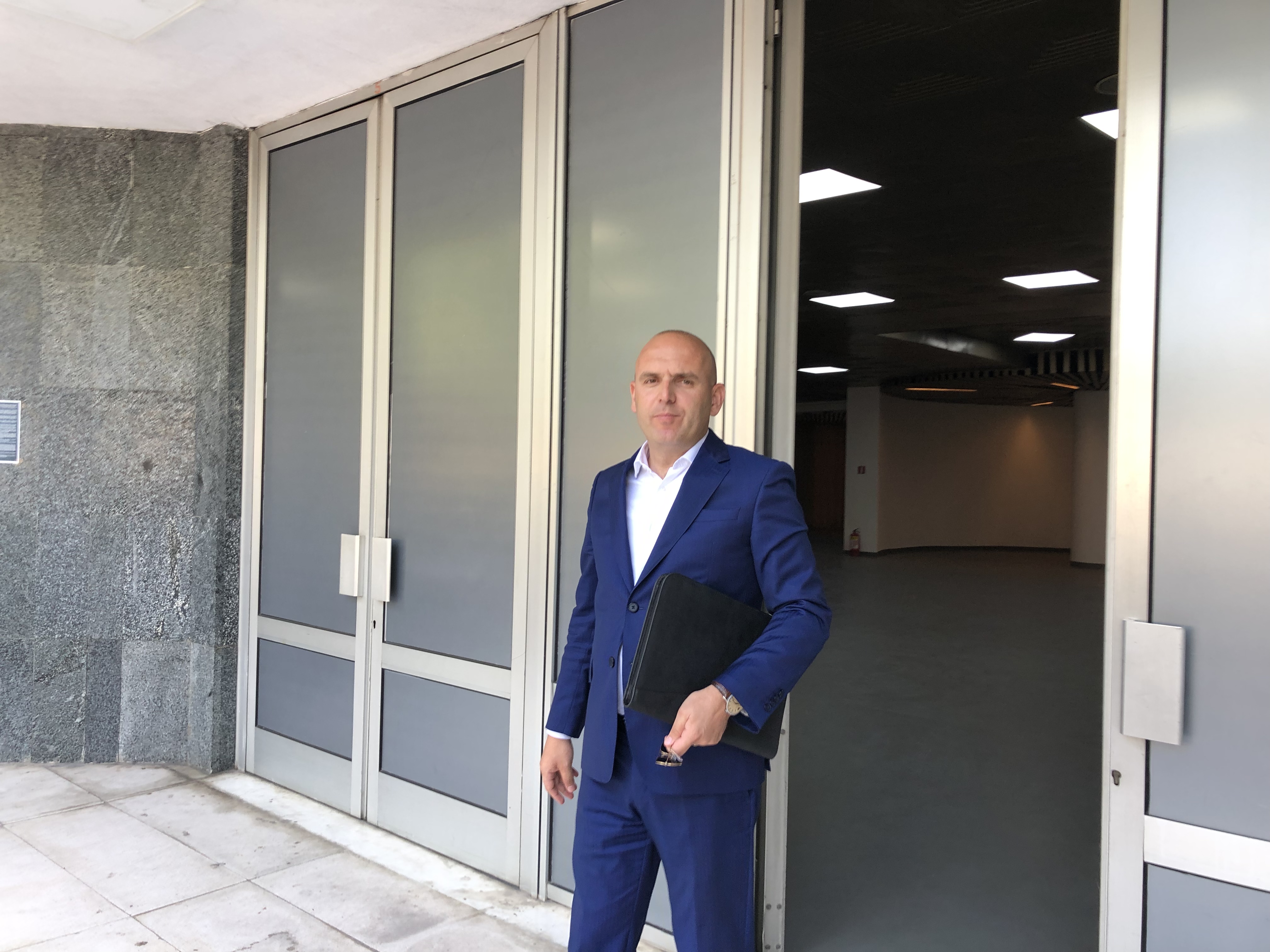 Arben Smaçi dështoi të rrëzonte në KPA deklarimin e rremë për çmimin e një apartamenti