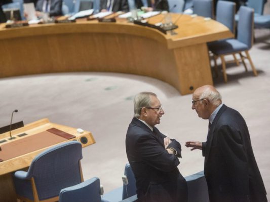 Presidenti i ICTY Carmel Agius (majtas) në Këshillin e Sigurimit të Kombeve të Bashkuara. Foto: OKB