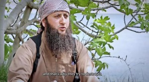 Militanti i ISIS, Almir Daci në një video te postuar në qershor 2015. 