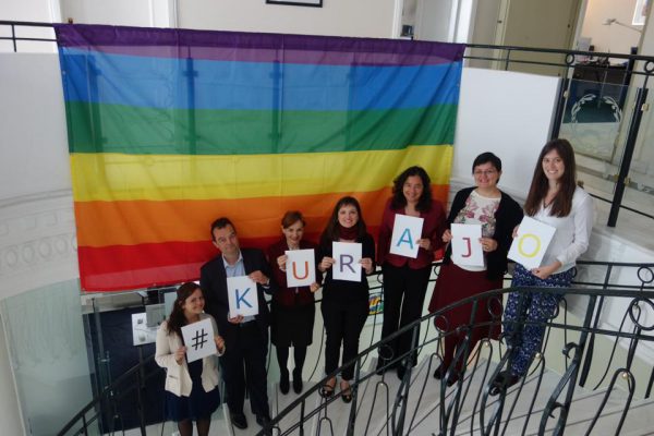 Përfaqësuesit e Ambasadës Hollandeze në Tiranë mbështesin Tirana Gay PRide | Foto nga : Facebook