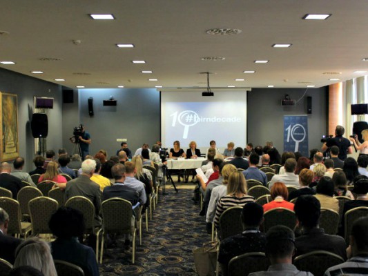 Drejtorët e BIRN dhe ekspertët e medias në konferencën e mbajtur në Sarajevë.