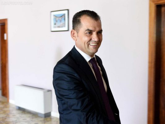 Komisioneri apelon prokurorin Besnik Muçi, probleme me huatë dhe tokë bujqësore e padeklaruar
