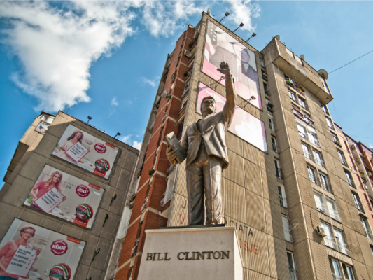 Statuja e Bill Clinton në Prishtinë. Foto: Atdhe Mulla/BIRN