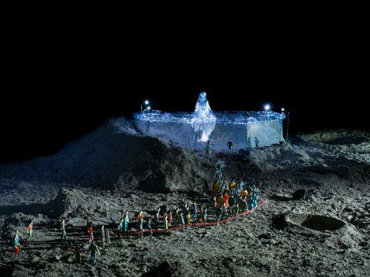 Kroatët ngrenë një faltore në Hënë. Foto kortezi e Masa Barisiç dhe Jurica Markoviç.