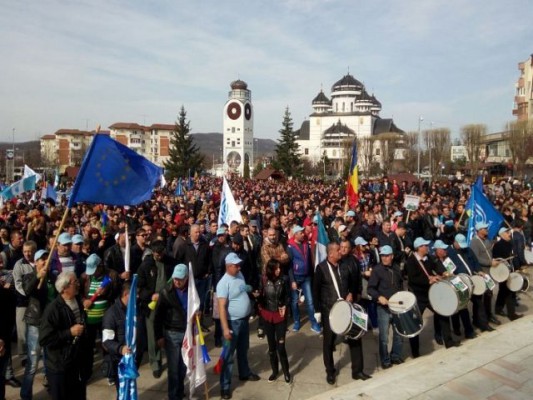Punonjësit e Dacia në protestë. Foto: news.ro
