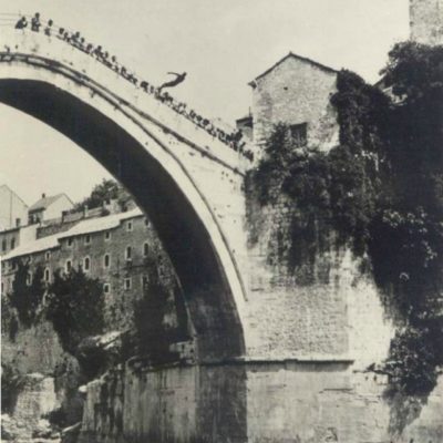 Emir Balic jumps off the Old Bridge in 1960.