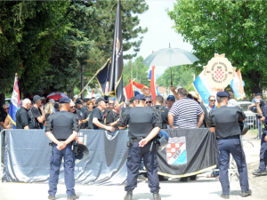 Protestuesit u mbajtën nga policia. Foto: Anadolu Agency/ Stipe Majic.