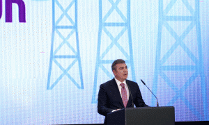 Ministri Damian Gjiknuri duke folur në konferencën “Takim kombëtar. Mbrojtja e energjisë dhe lufta ndaj krimit urban dhe mjedisor, sfida të përgjegjësisë publike” më 27 tetor 2014. Foto: LSA / FRANC ZHURDA