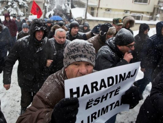 Protestues në Prishtinë të premten. Foto: BETA.