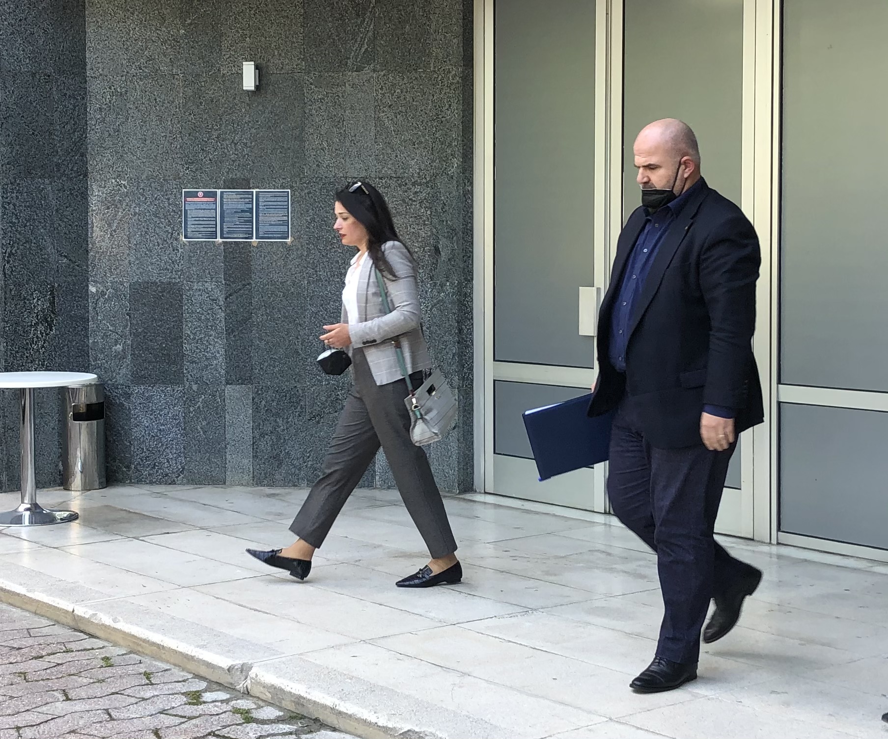 Gjyqtari i Gjykatës së Apelit në Durrës Desart Avdulaj pas seancës dëgjimore. Foto:Vladimir Karaj