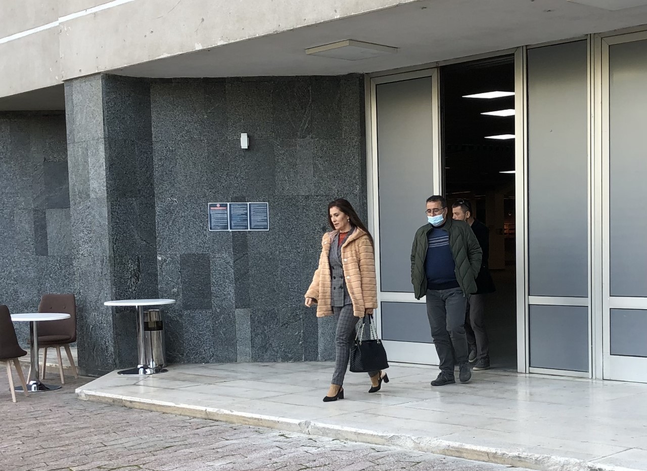 Gjyqtarja e Apelit të Vlorës, Iliba Bezati pas seancës dëgjimore në KPK. Foto: Vladimir Karaj. 