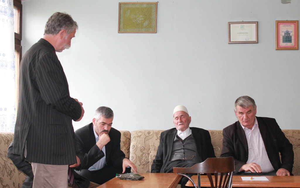 Anëtarët e organit të pleqësisë që vepron në Vushtrri. Foto: Jeta Abazi Gashi